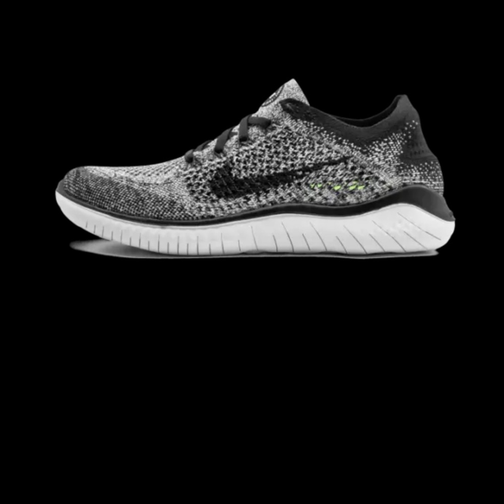 Sneakers - Picture 3 of 6